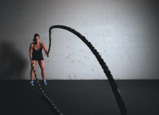 trening na siłowni, trening, systemy treningowe, trening siłowy, trening dla początkujących, fbw, split