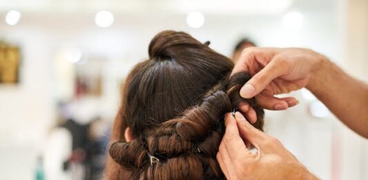 Dobry fryzjer w Poznaniu – poznaj Piotr Sierpiński Hair fryzjer